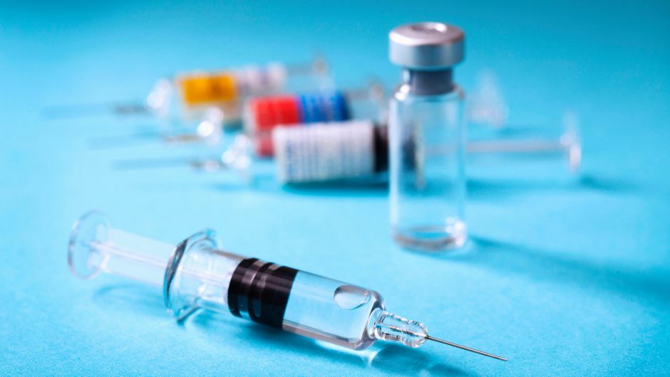 Thousands sign up to be vaccinated, then exposed to COVID-19