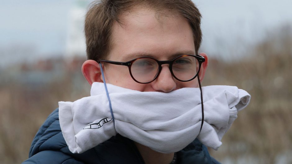 Some masks offer far less coronavirus protection than others. Bandanas, scarves, and shields do an especially bad job.