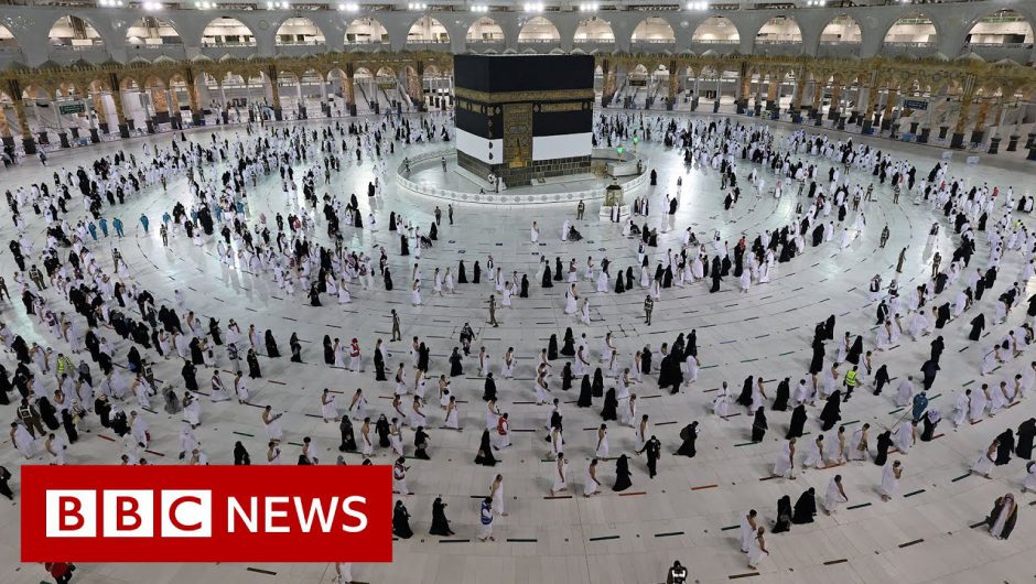 Masks and social distancing at downsized Hajj – BBC News